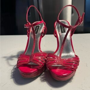 White House Black Market Genoa Red snake Skin look  3" Pumps Size 9M